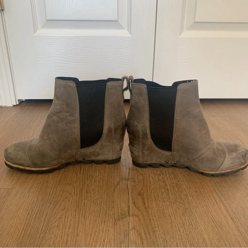 Sorel Brown Leather Wedge Booties Size 7.5